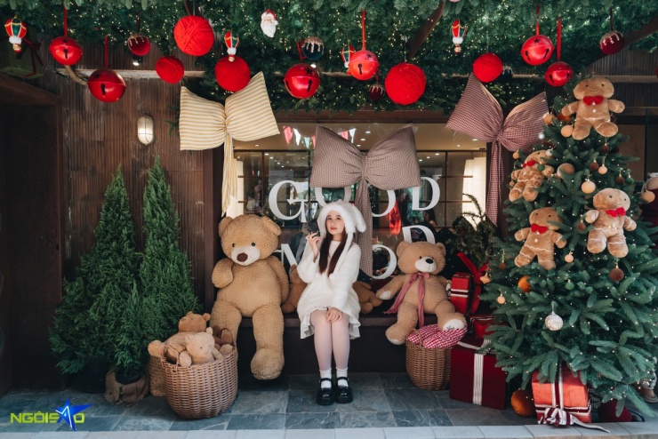 Xếp hàng chụp ảnh Noel ở con ngõ dài 100 m mang phong cách Hàn Quốc - 6