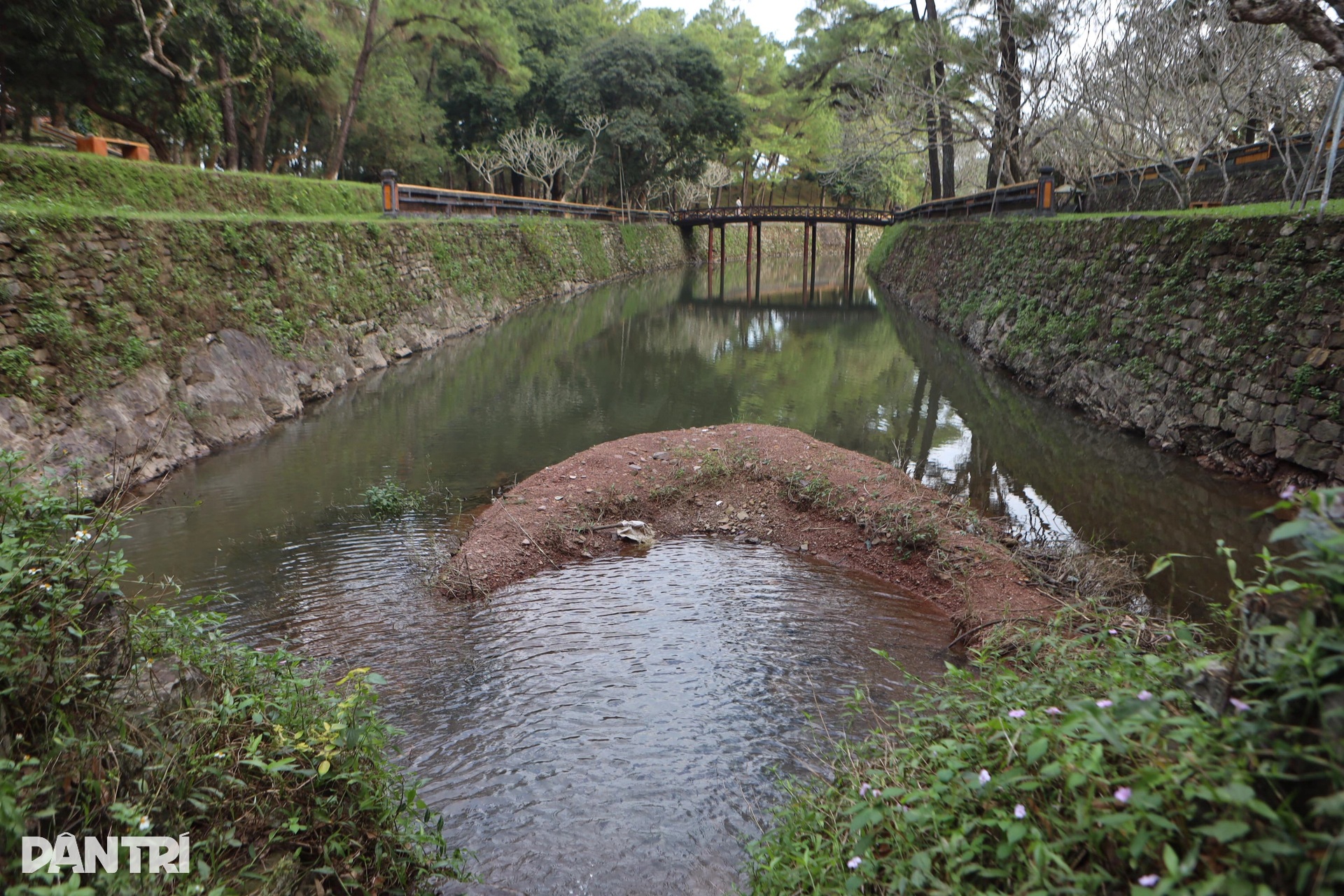 Hiện trạng cung đình, lăng tẩm triều Nguyễn sau các đợt mưa lũ kéo dài - 14
