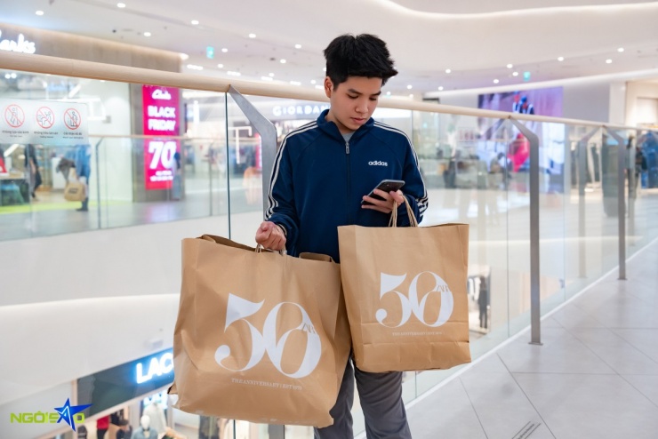 Chi chục triệu đồng săn hàng hiệu dịp Black Friday 6 Chi chục triệu đồng săn hàng hiệu dịp Black Friday - 5