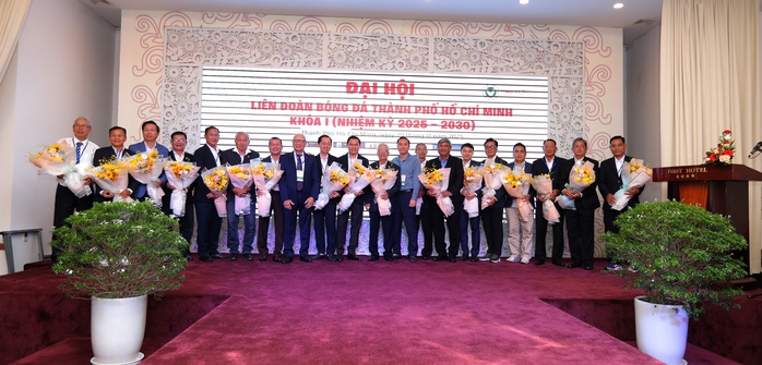 Ông Trần Anh Tú tái đắc cử chức Chủ tịch LĐBĐ TP HCM - Ảnh 4.