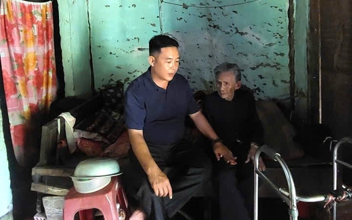 Không cần danh sách, trưởng thôn đọc vanh vách tên 3.000 hộ dân nhận quà cứu trợ- Ảnh 3.