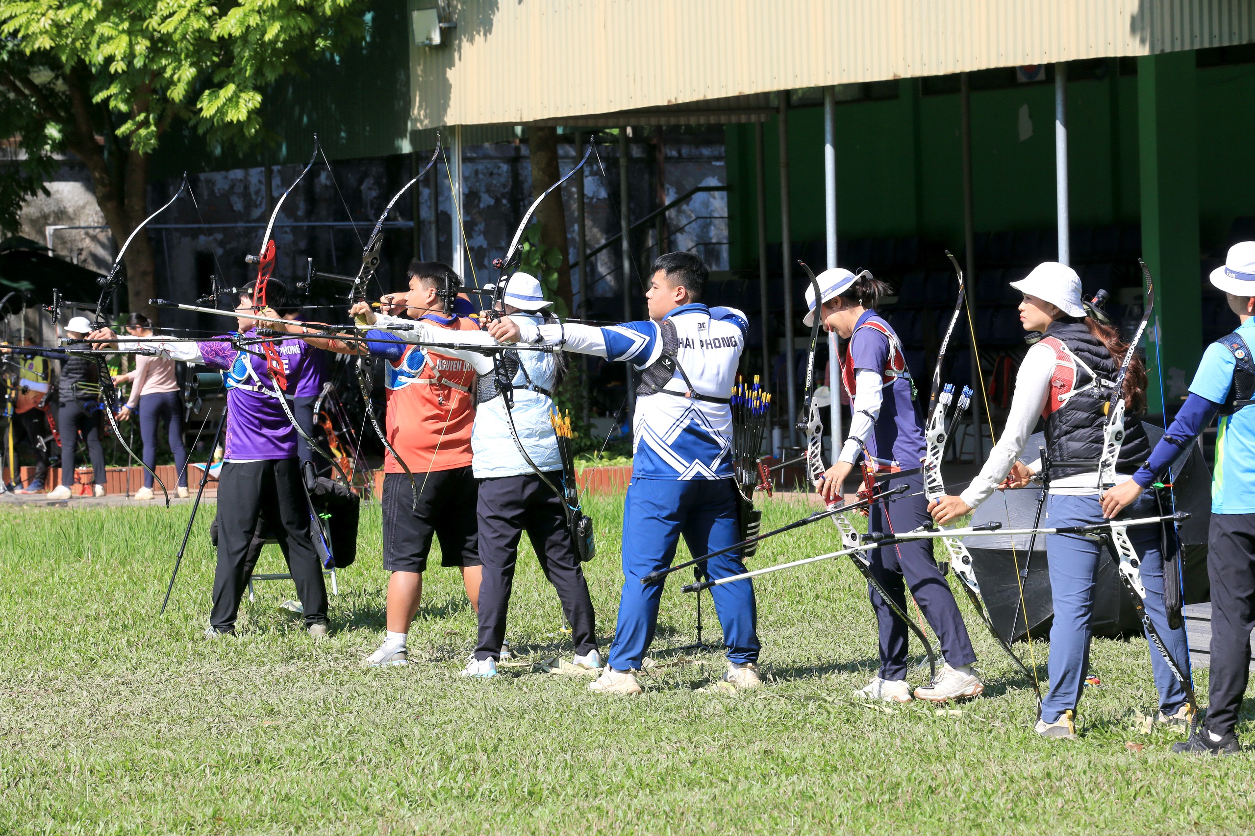 'Hat-trick vàng' trở lại, bắn cung Việt Nam đặt mục tiêu giành 3 chức vô địch SEA Games 33- Ảnh 4.
