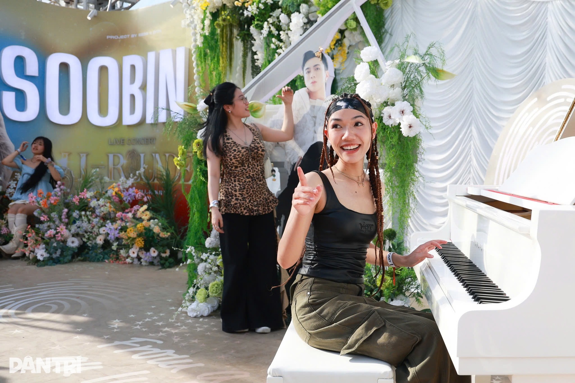 Đêm nhạc SOOBIN: Khán giả từ Nhật Bản bay về, chi 2 triệu đồng làm tóc - 4