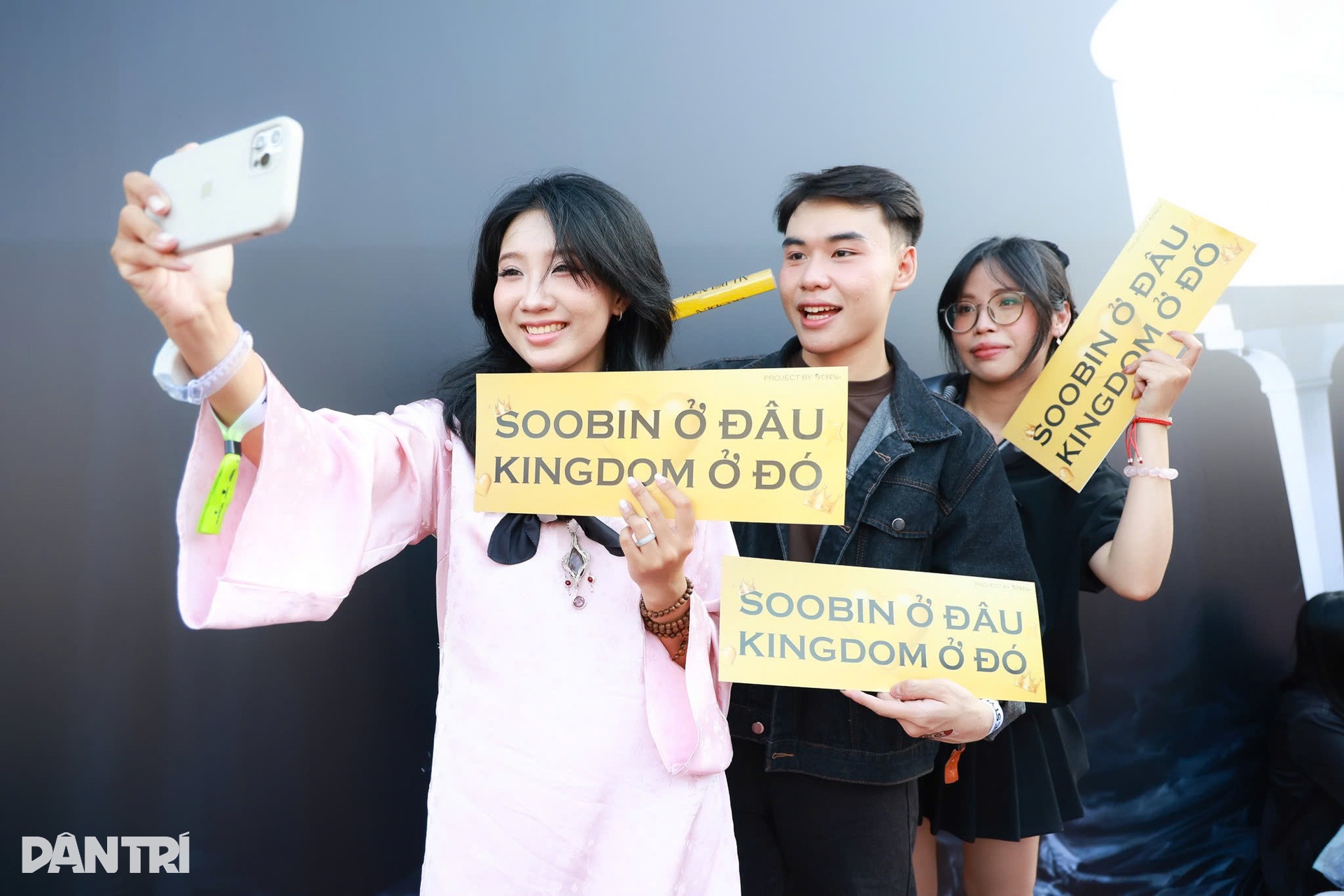 Đêm nhạc SOOBIN: Khán giả từ Nhật Bản bay về, chi 2 triệu đồng làm tóc - 9