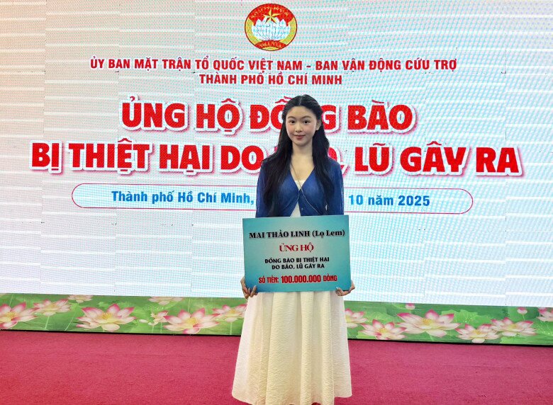 Con gái đầu lòng của MC Quyền Linh quyên góp 100 triệu đồng giúp bà con vùng lũ ổn định cuộc sống.