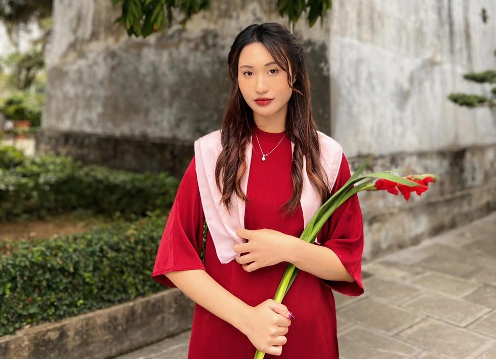 Bất ngờ lý do giúp nữ sinh xinh đẹp làng SOS nhận được học bổng 1 tỷ đồng - 2