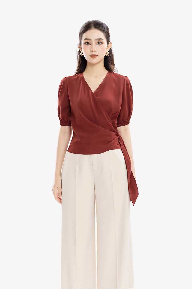 Áo buộc vạt nơ, ‘nút thắt’ thần kỳ biến áo cơ bản trở thành sành điệu- Ảnh 3. Áo buộc vạt nơ, ‘nút thắt’ thần kỳ biến áo cơ bản trở thành sành điệu- Ảnh 3.