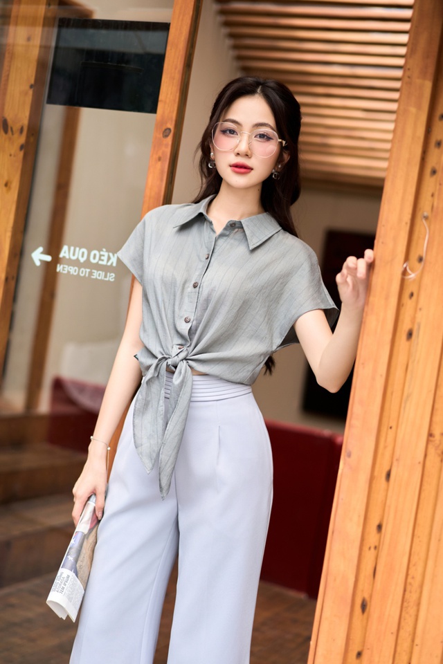 Áo buộc vạt nơ, ‘nút thắt’ thần kỳ biến áo cơ bản trở thành sành điệu- Ảnh 6. Áo buộc vạt nơ, ‘nút thắt’ thần kỳ biến áo cơ bản trở thành sành điệu- Ảnh 6.