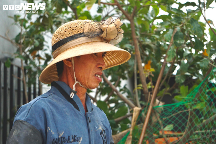 Chỉ kịp cứu chính mình, người đàn ông day dứt khi mất 3 người thân trong lũ- Ảnh 2.