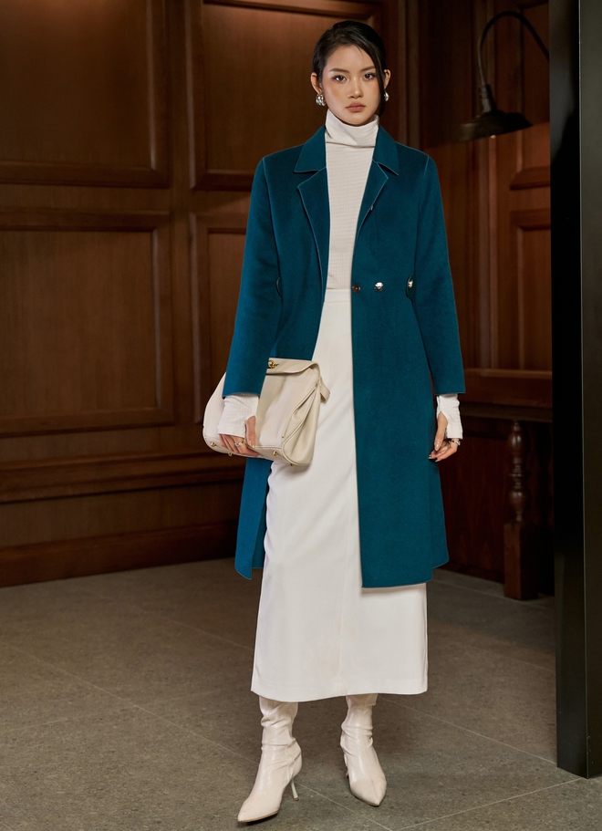Muôn kiểu phối đồ nhiều lớp với trench coat, áo dạ lông cừu sang chảnh- Ảnh 4.