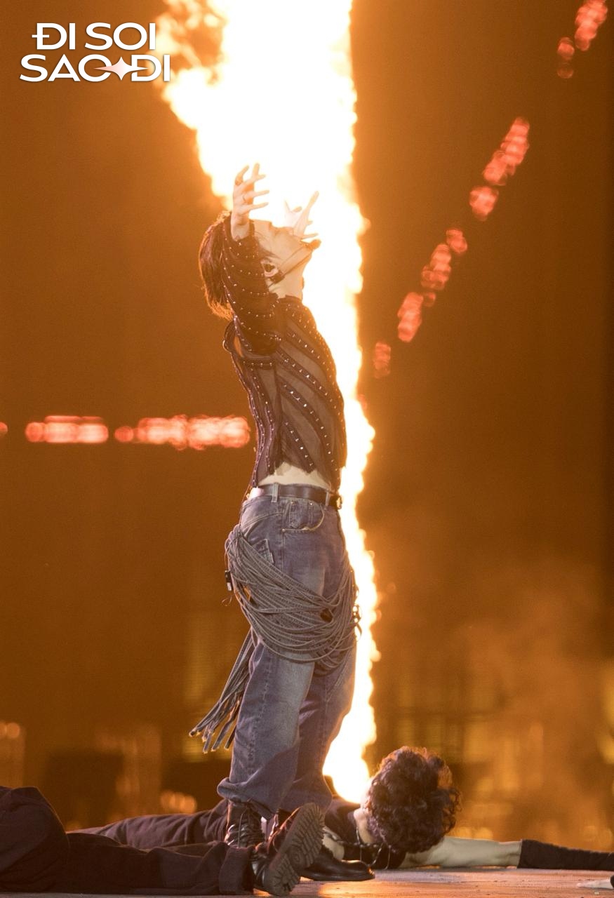 Fan SOOBIN hát karaoke bất ổn quá, Chủ tịch Miss Universe Việt Nam cũng là 