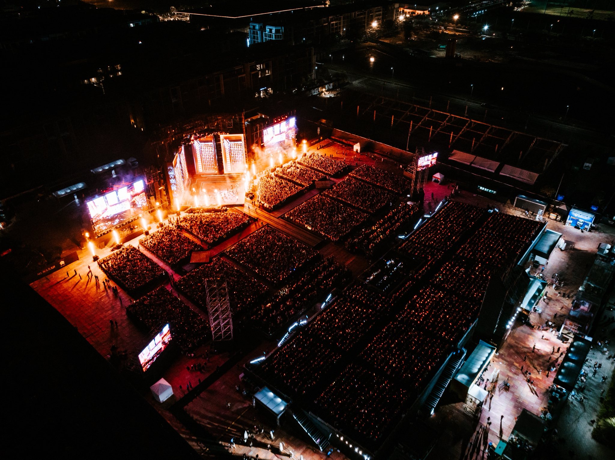 Soobin cháy hết mình trong concert, cùng fan quyên góp hơn 1,2 tỉ đồng cho miền Trung- Ảnh 11.