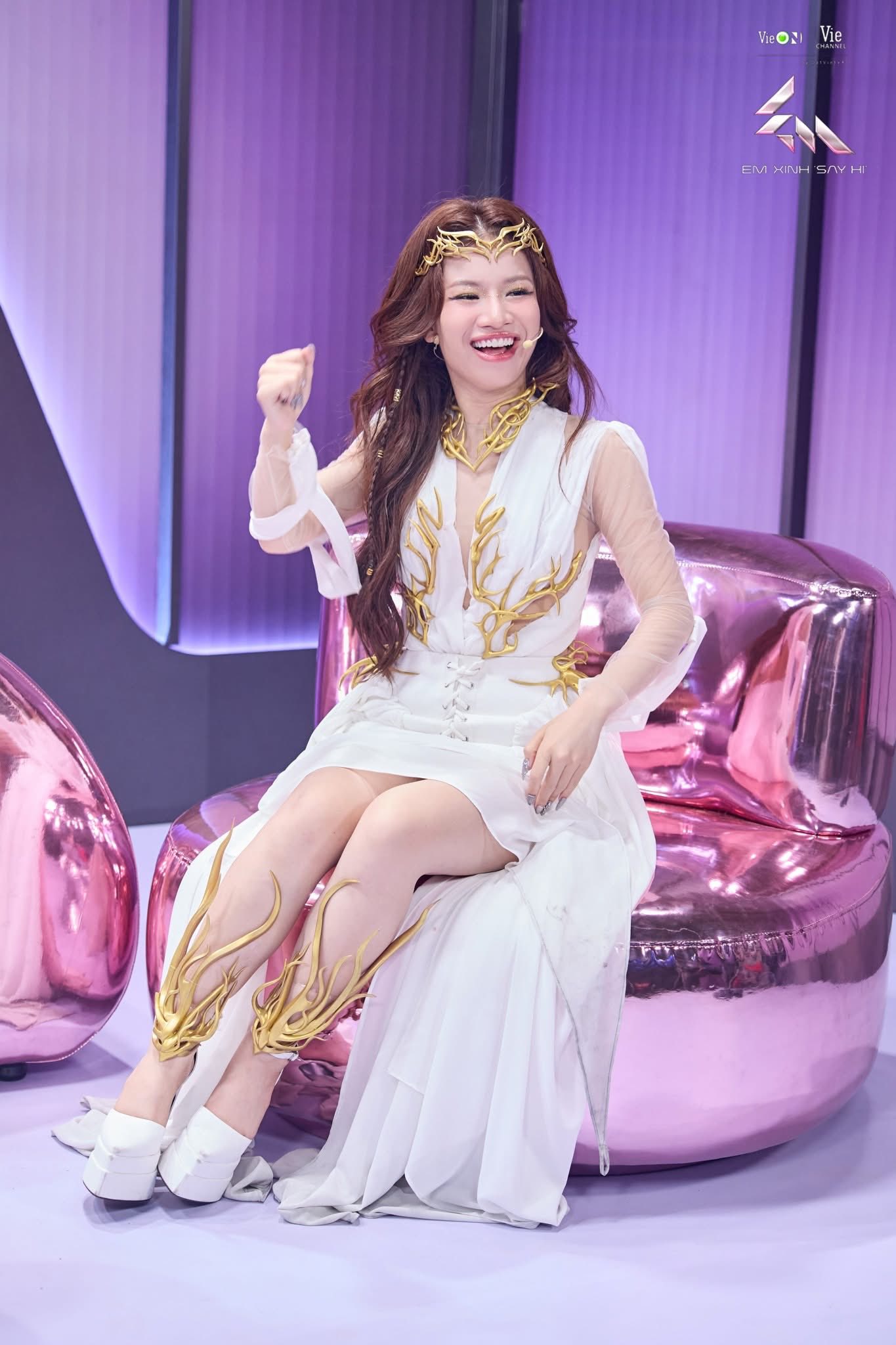 1764483751 412 Thuong uy Quan doi la nu than mo man concert