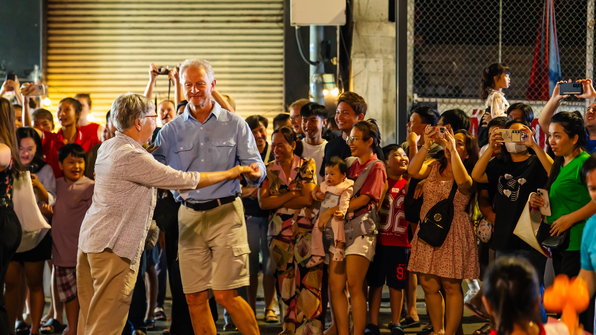 Phố đi bộ Ninh Kiều thu hút du khách trong ngày trở lại- Ảnh 21. Phố đi bộ Ninh Kiều thu hút du khách trong ngày trở lại- Ảnh 21.