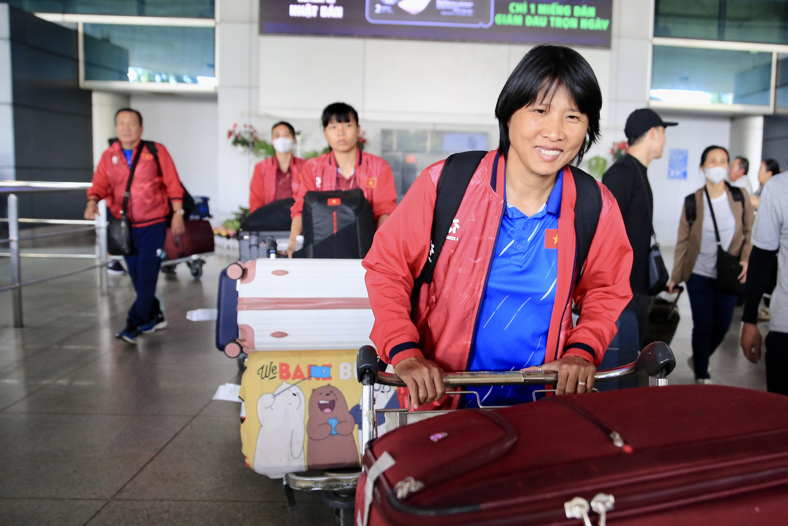 Đội tuyển nữ về nước, HLV Mai Đức Chung tự tin kết quả tốt nhất SEA Games- Ảnh 6.