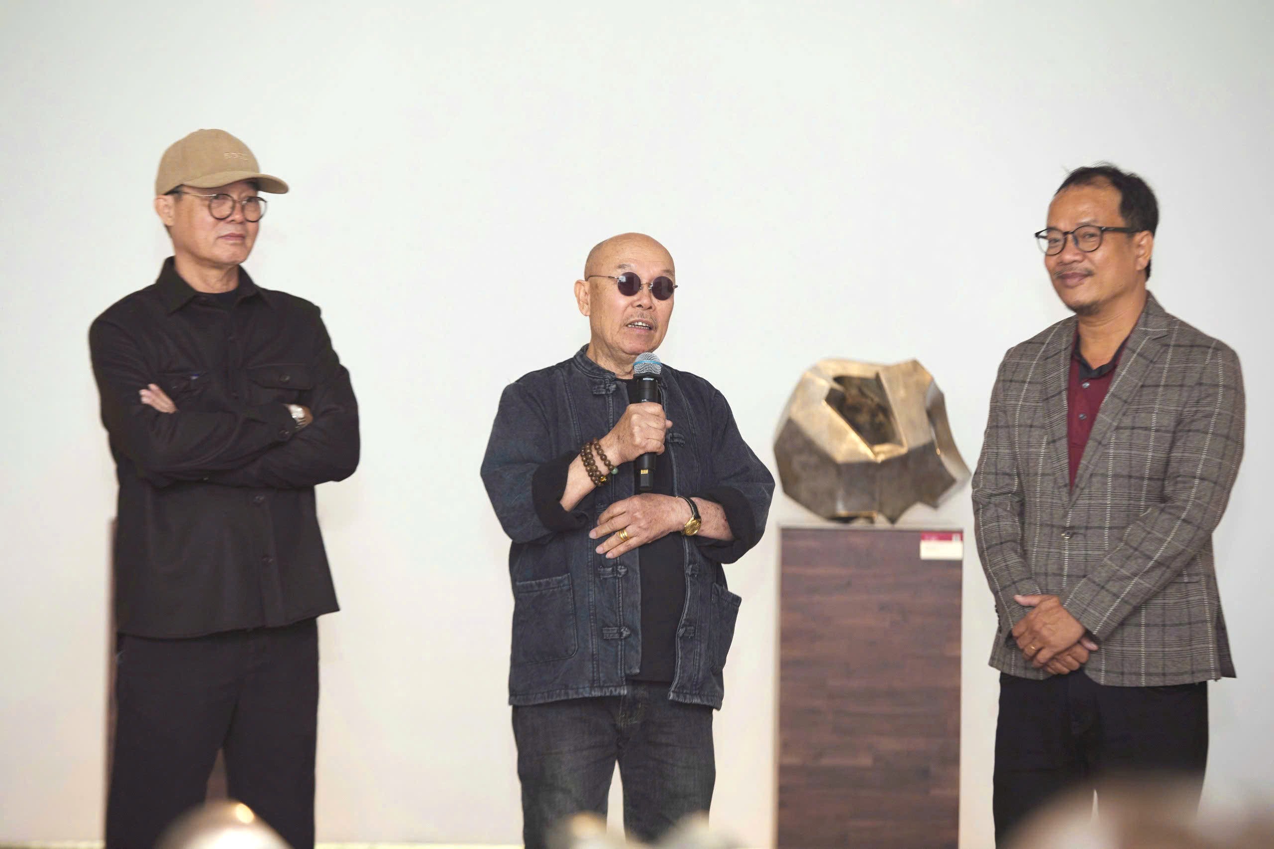 Tranh của Đinh Phong khiến họa sĩ Thành Chương rung động- Ảnh 3.