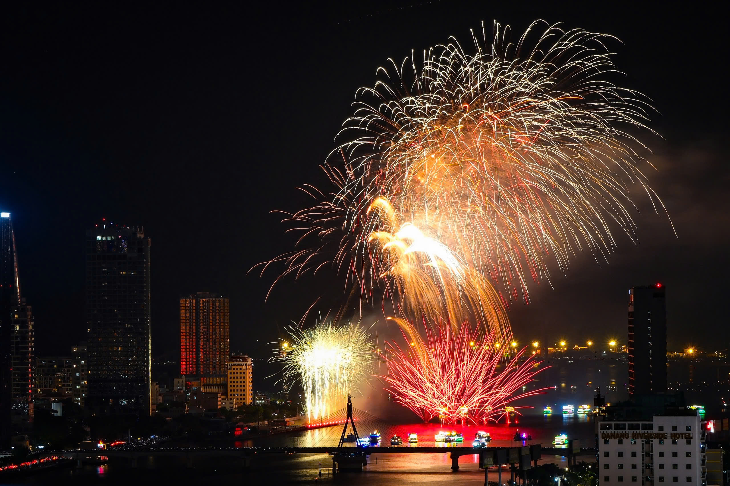 Hé lộ màn trình diễn của 2 đội trong đêm khai mạc lễ hội pháo hoa Đà Nẵng- Ảnh 2.