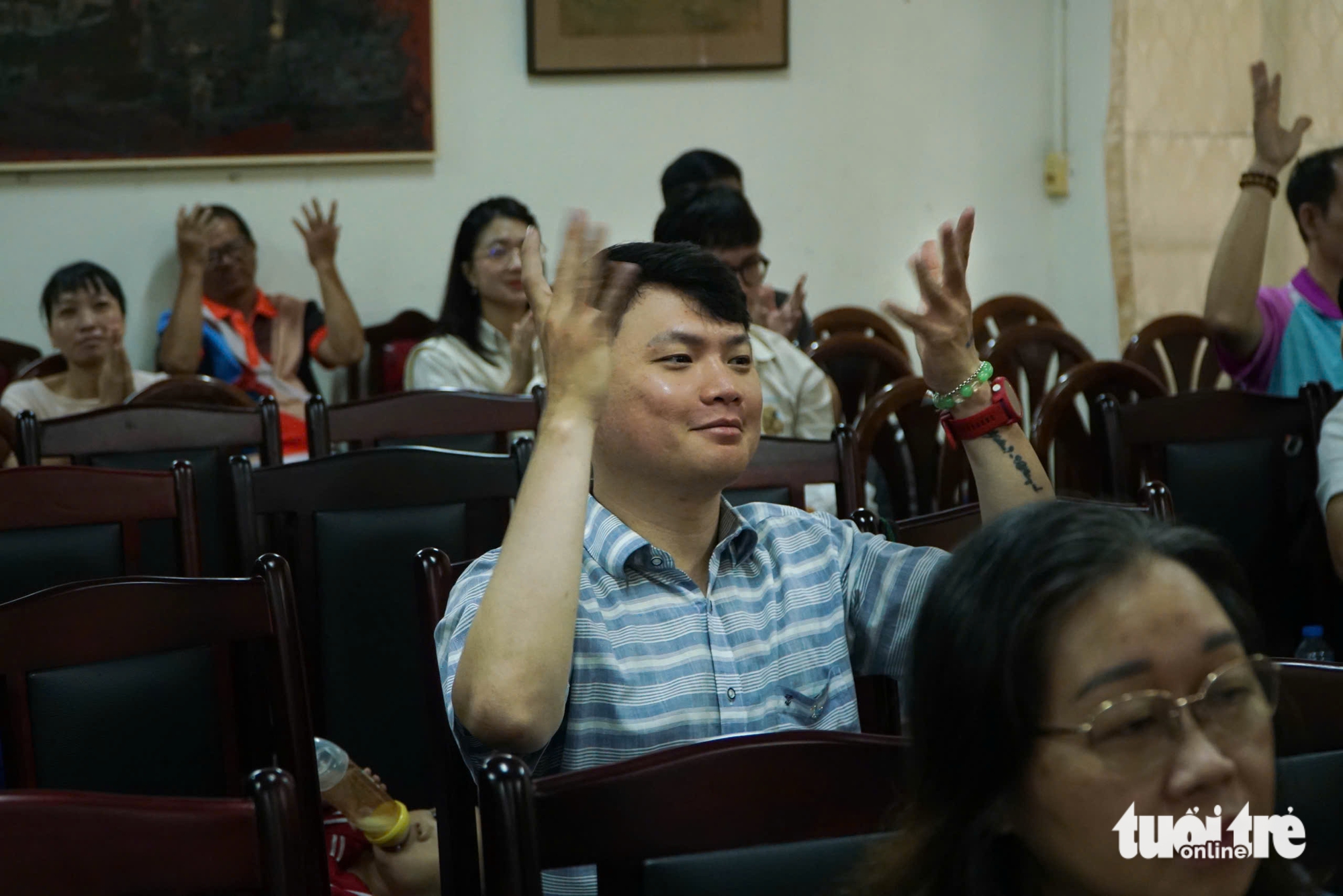 Thế giới những người khiếm thính 'nghe nhau bằng trái tim' 2 khiếm thính - Ảnh 3.