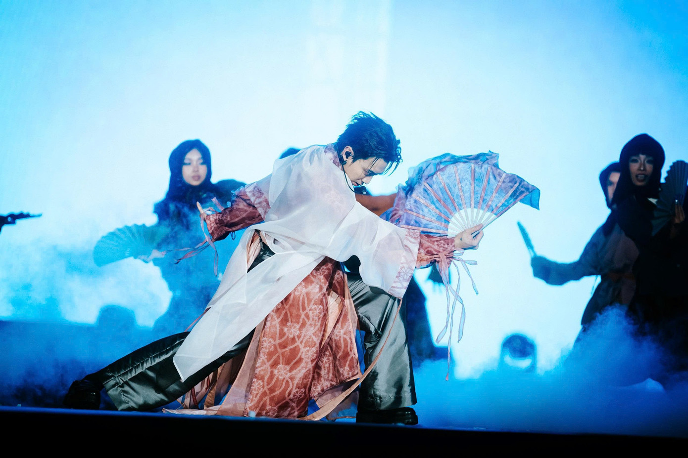 SOOBIN kêu gọi 10.000 khán giả, gửi 1,25 tỷ đồng giúp đỡ miền Trung- Ảnh 4.