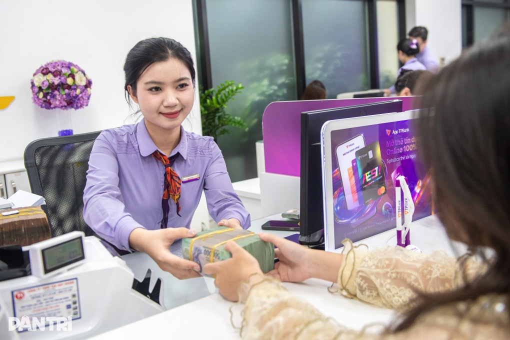 18 ngân hàng tăng lãi suất tiền gửi: Tín hiệu gì cho thị trường tiền tệ? - 1