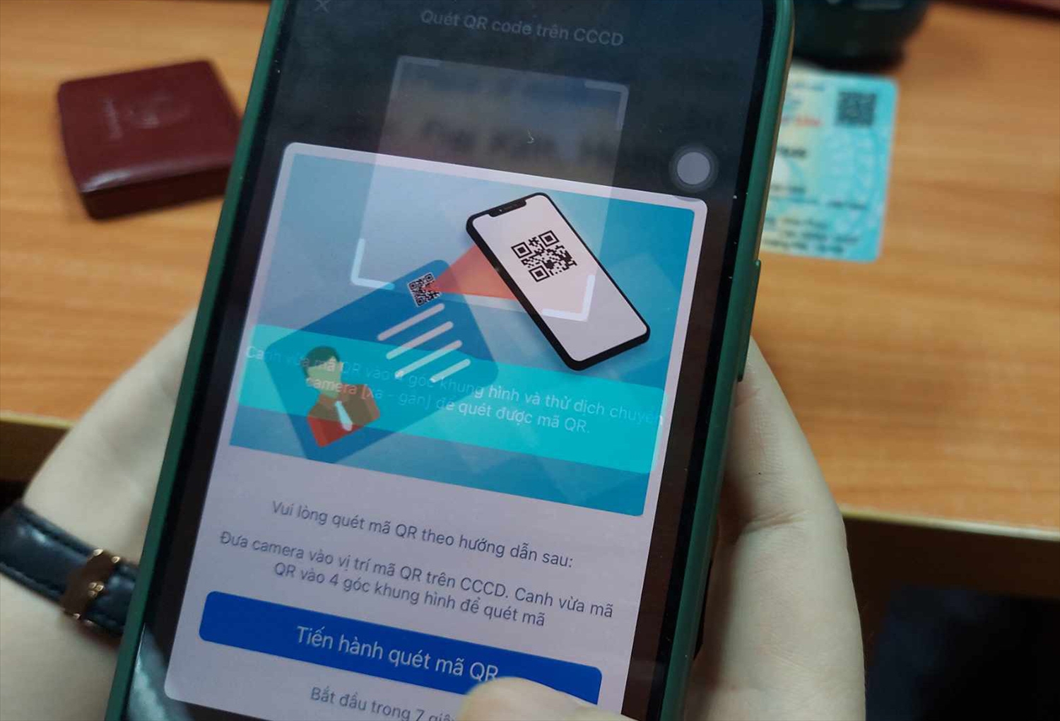 2 hình ảnh tuyệt đối không lưu giữ trên điện thoại, không gửi online, lỡ là dễ mất sạch tiền trong tài khoản- Ảnh 1.