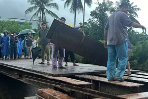 Vụ sập cầu cô lập 1.280 người ở Quảng Ngãi: Đã làm cầu tạm