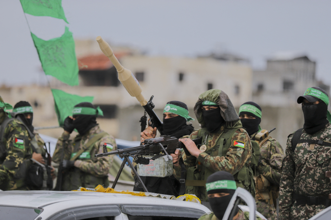 Các tay súng Hamas ở miền trung Gaza ngày 22/2. Ảnh: AFP