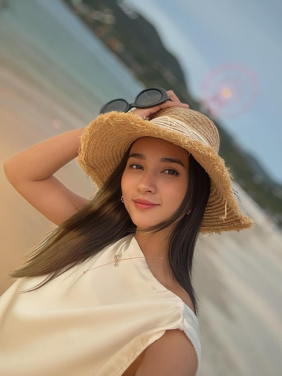 NSƯT đẹp nhất Việt Nam: 21 tuổi làm mẹ đơn thân, 38 tuổi nghi yêu đồng giới- Ảnh 2. NSƯT đẹp nhất Việt Nam: 21 tuổi làm mẹ đơn thân, 38 tuổi nghi yêu đồng giới- Ảnh 2.