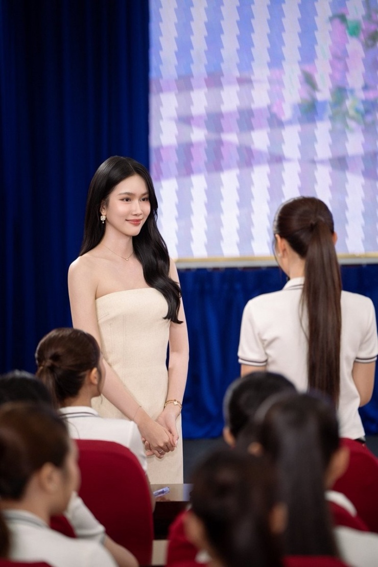 Á hậu 1 Hoa hậu Việt Nam 2020 Phạm Ngọc Phương Anh.