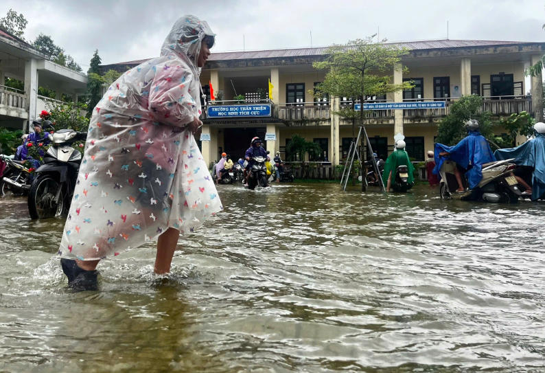 3 ngày mưa lớn từ Quảng Trị đến Quảng Ngãi, có nơi trên 600 mm- Ảnh 1.