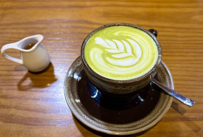 Matcha làm từ bột lá trà xanh, rất giàu chất chống oxy hóa, hợp chất thực vật. Ảnh: Bảo Bảo