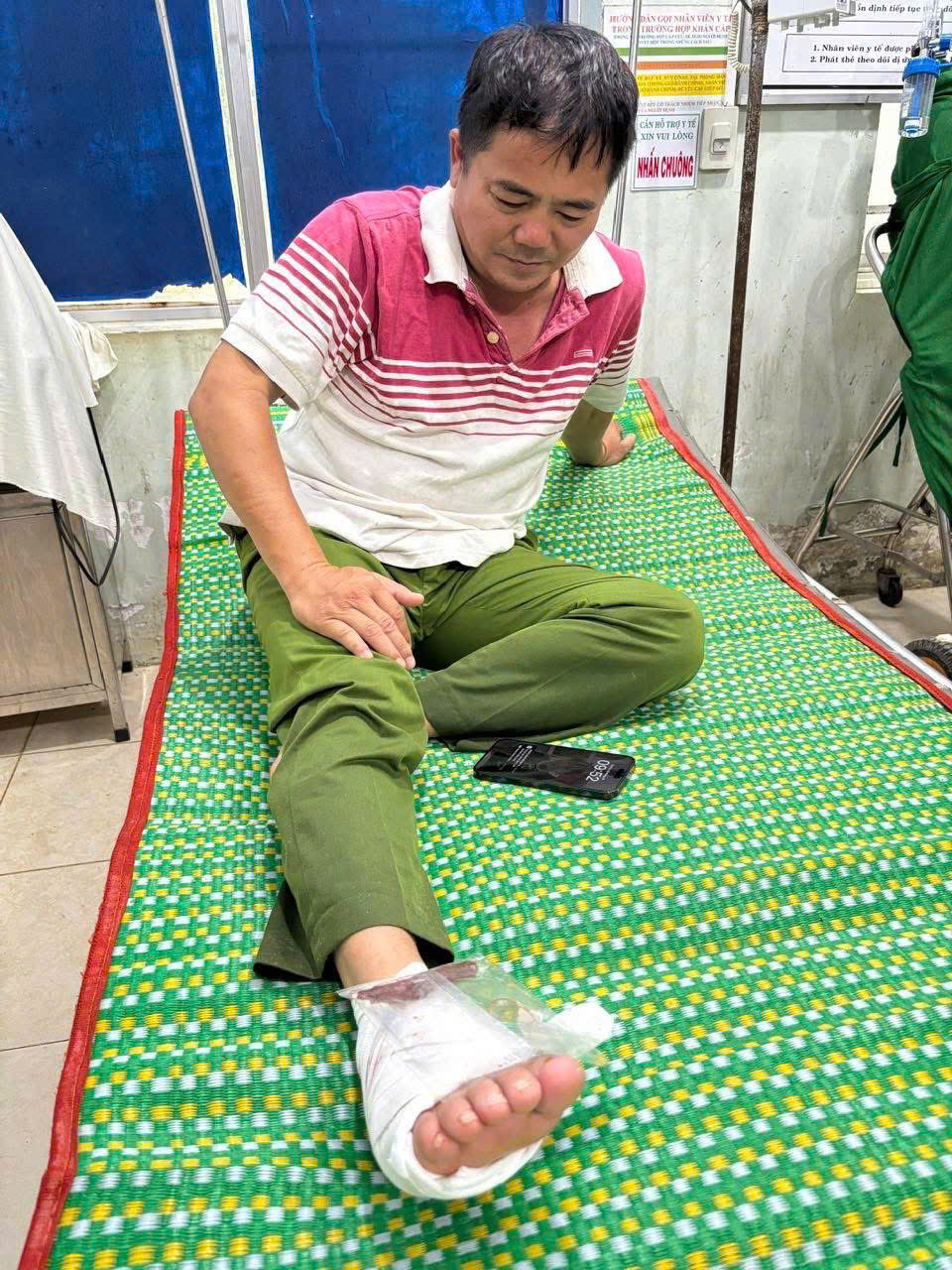 Quảng Ngãi: 4 tàu cá đứt neo trôi dạt ra biển- Ảnh 2.