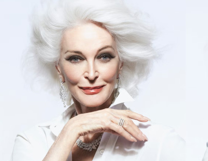 Siêu mẫu Carmen DellOrefice. Ảnh: Harpersbazaar