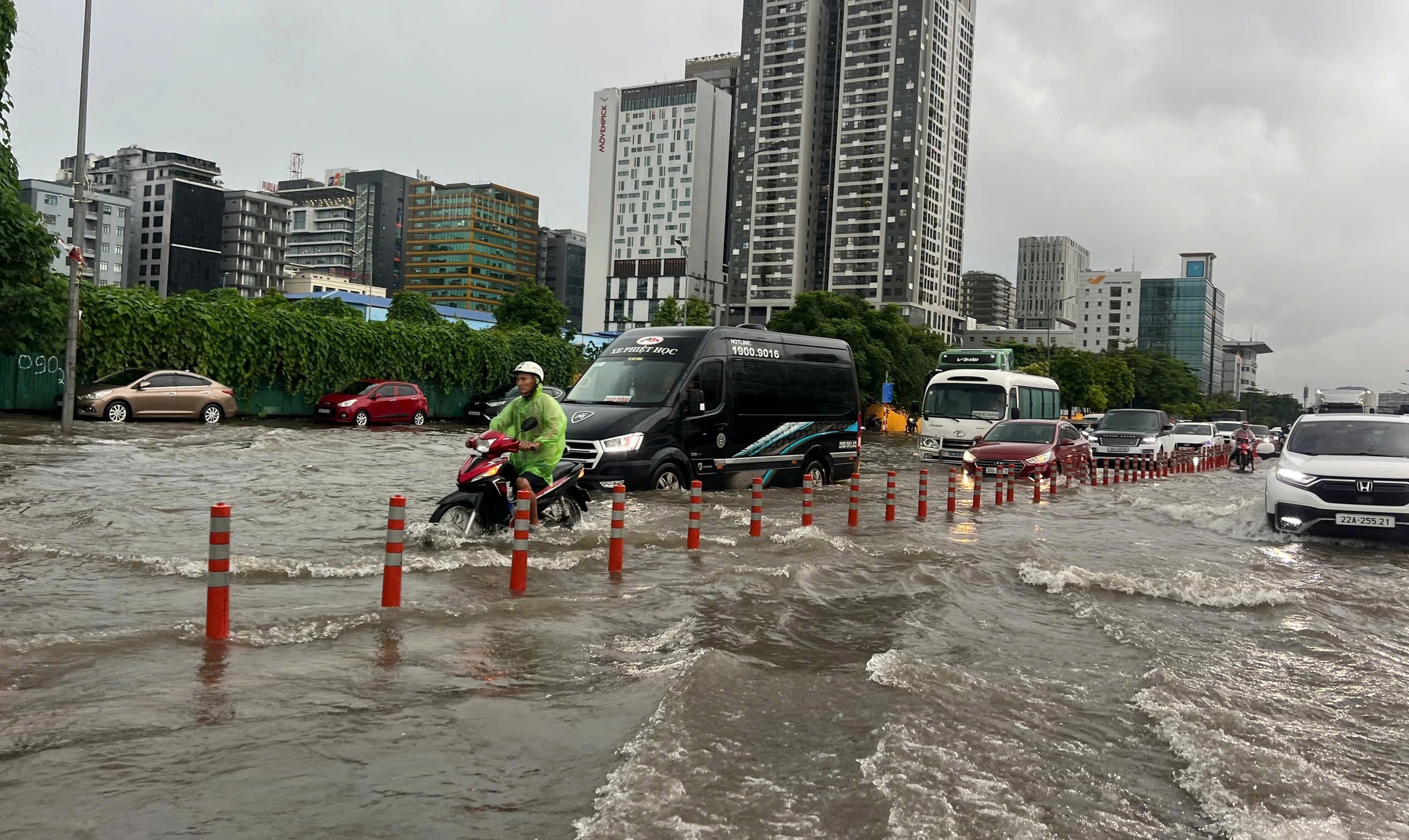 4 việc cần làm ngay để ‘cứu’ ô tô sau mưa bão, ngập lụt - Ảnh 1.