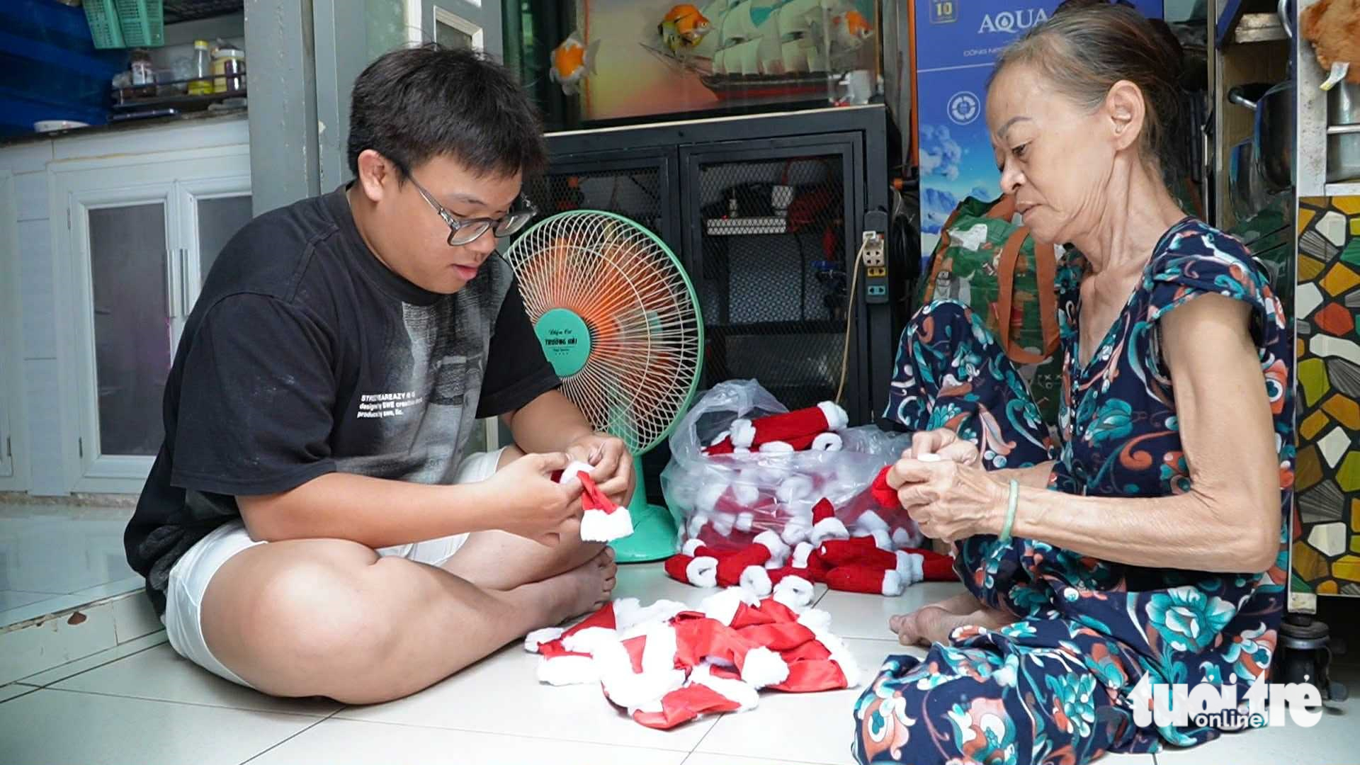 5 năm đau thương của nam SV nghị lực, cha mất vì COVID-19, mẹ chạy thận không thành... - Ảnh 1.