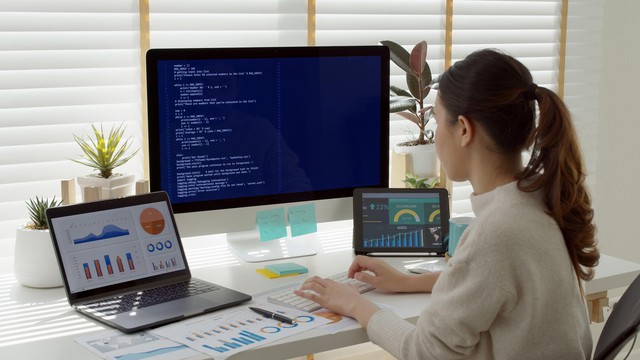 5 nghề được săn đón trong năm 2026, 1 kỹ năng dự báo “hái ra tiền”- Ảnh 3. 5 nghề được săn đón trong năm 2026, 1 kỹ năng dự báo “hái ra tiền”- Ảnh 3.