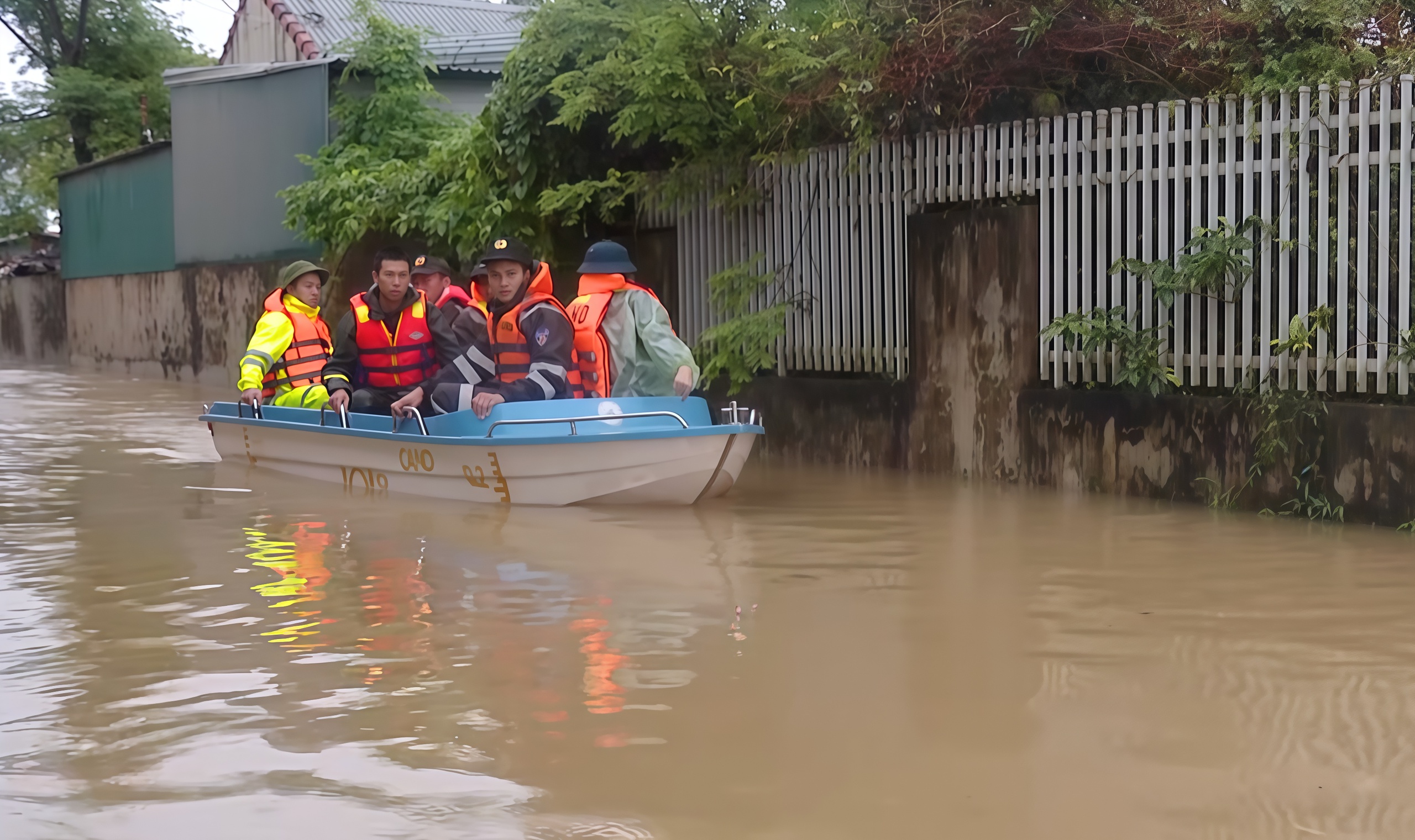 Mưa lũ Quảng Trị: 5 Người chết và mất tích , hơn 3 . 600 Nhà dân ngập sâu - Ảnh 1.