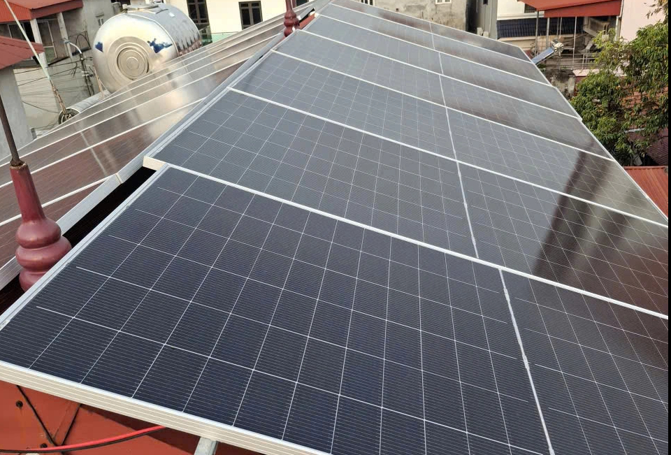 6 vi phạm lắp điện mặt trời mái nhà có thể bị phạt đến 20 triệu đồng- Ảnh 1.