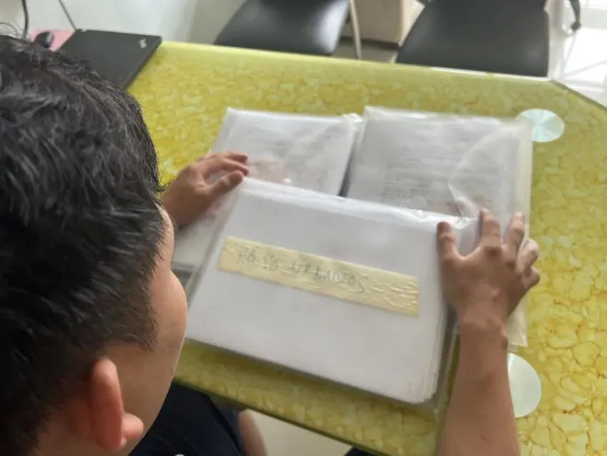 Một bộ hồ sơ vụ án hình sự. Ảnh: HỮU ĐĂNG Ai được mượn tài liệu bản gốc trong hồ sơ vụ án được lưu trữ tại toà án?