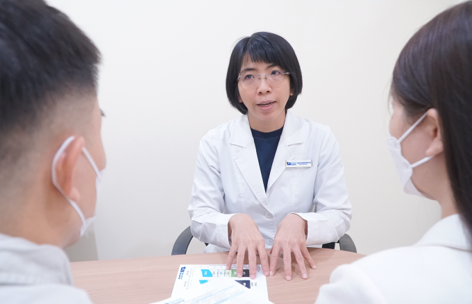 Bác sĩ Thảo tư vấn cho một cặp đôi. Ảnh minh họa: Phòng khám Đa khoa Tâm Anh Quận 7