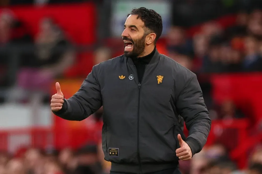 Amorim kiêu ngạo với các cầu thủ MU. ẢNH: CAMERA SPORTS MU-RUBEN-AMORIM.jpg