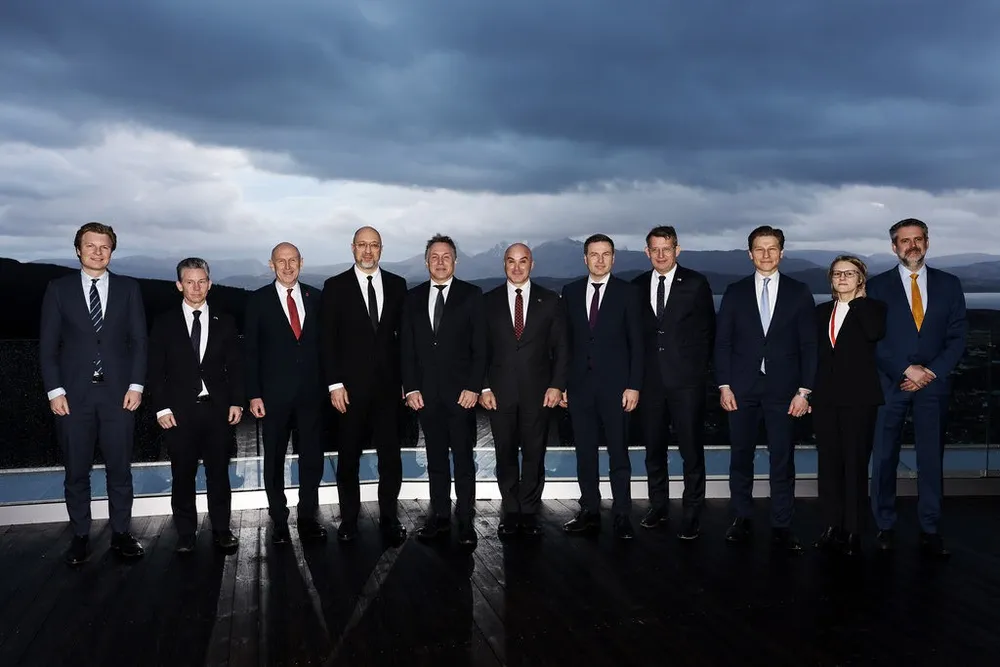 Anh, Nga, Ukraine.jpg