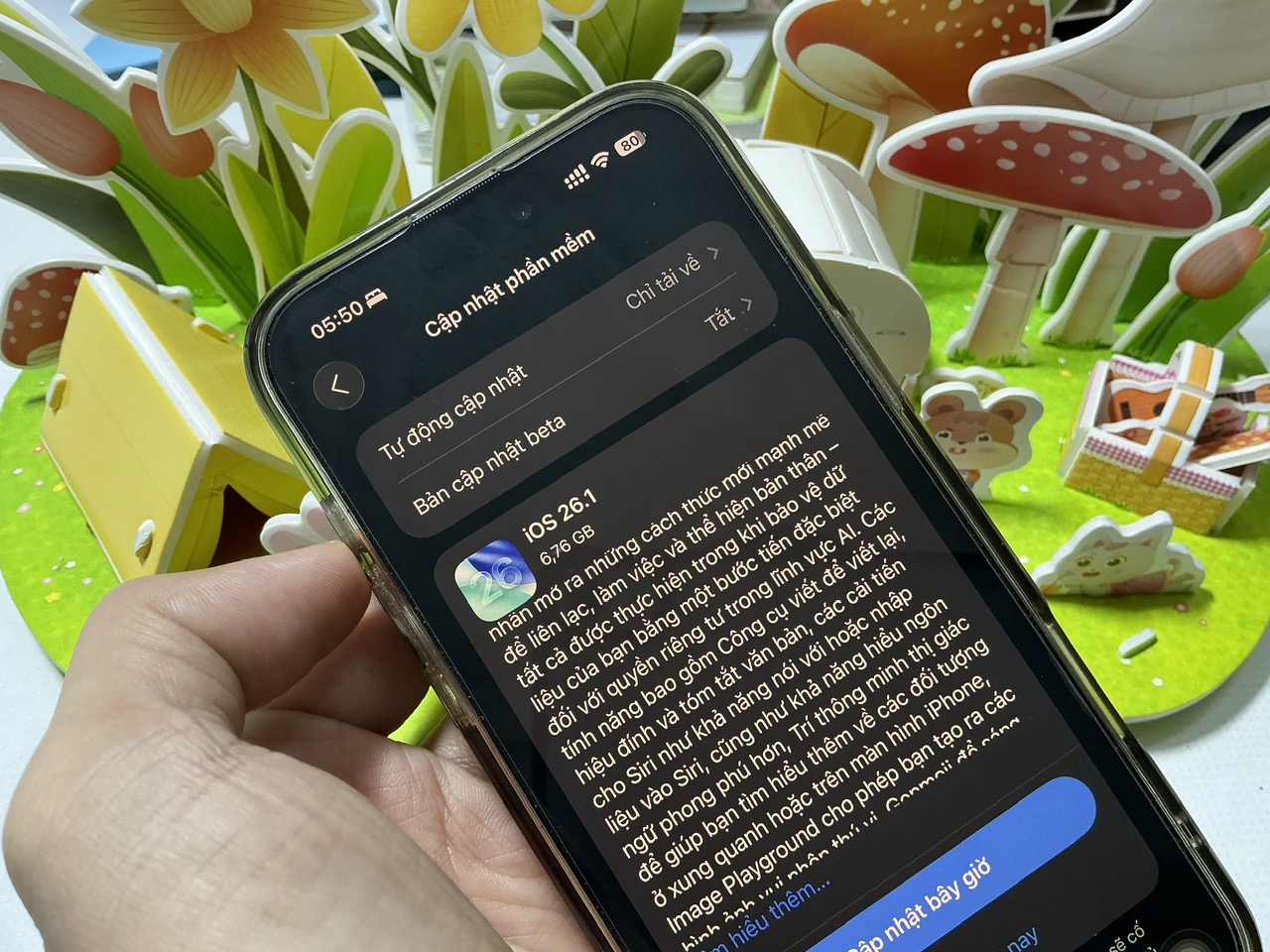 Apple phát hành iOS 26.1, hỗ trợ tiếng Việt cho AI - Ảnh 1.