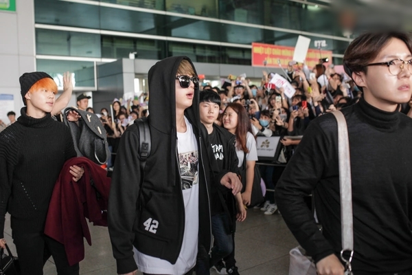 Clip hiếm: BTS trình diễn ở Việt Nam- Ảnh 5.