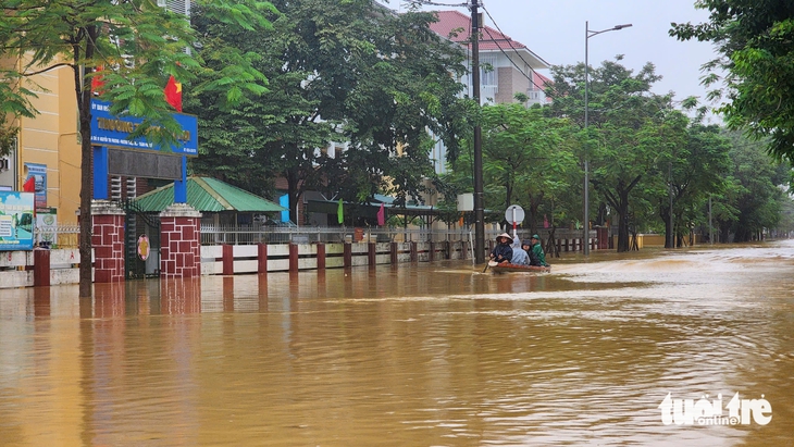 Ba 'trụ cột' cho miền Trung an toàn hơn - Ảnh 1. Ba 'trụ cột' cho miền Trung an toàn hơn - Ảnh 1.