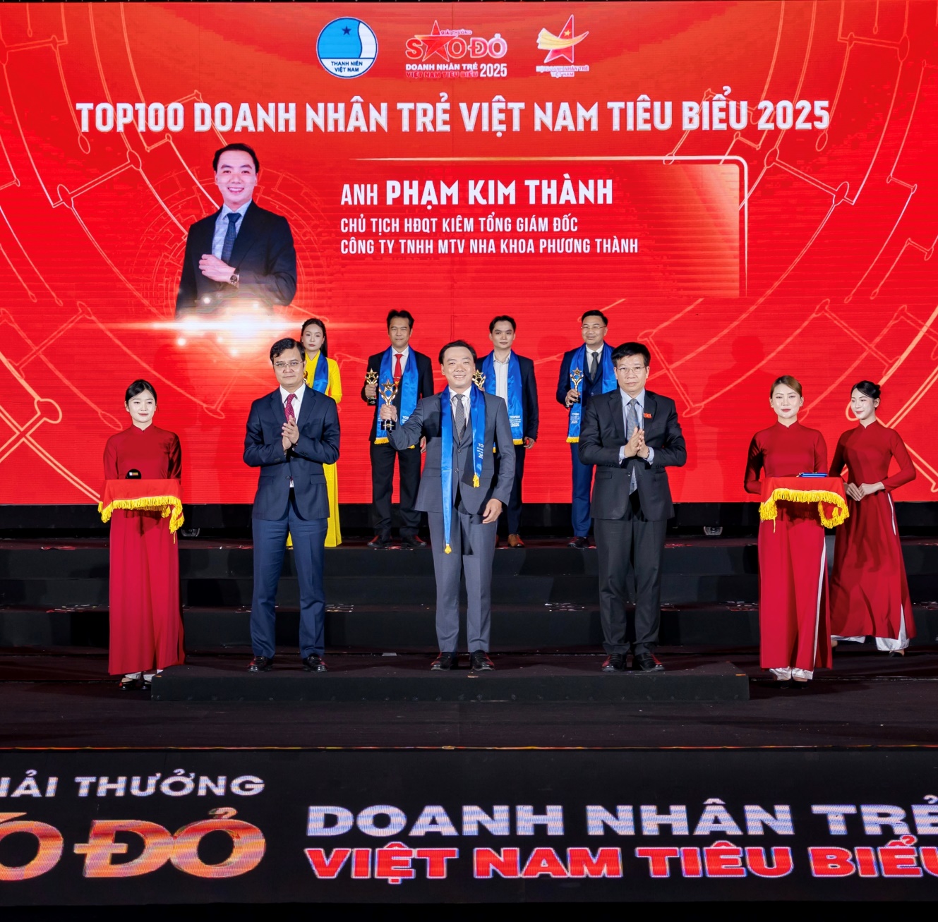 Bác sĩ Phạm Kim Thành được vinh danh Doanh nhân trẻ Việt Nam tiêu biểu 2025 1 Bác sĩ Phạm Kim Thành được vinh danh Doanh nhân trẻ Việt Nam tiêu biểu 2025 - Ảnh 1.