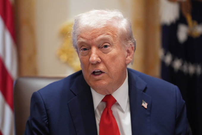 Tổng thống Donald Trump tại cuộc họp nội các ở Nhà Trắng ngày 9/10. Ảnh: AP