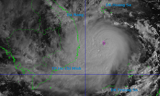 Bão cách Gia Lai khoảng 290 km lúc 9h ngày 6/11. Ả: NCHMF