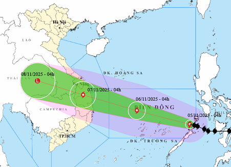 Dự báo hướng đi và vùng ảnh hưởng bão Kalmaegi, sáng 5/11. Ảnh: NCHMF
