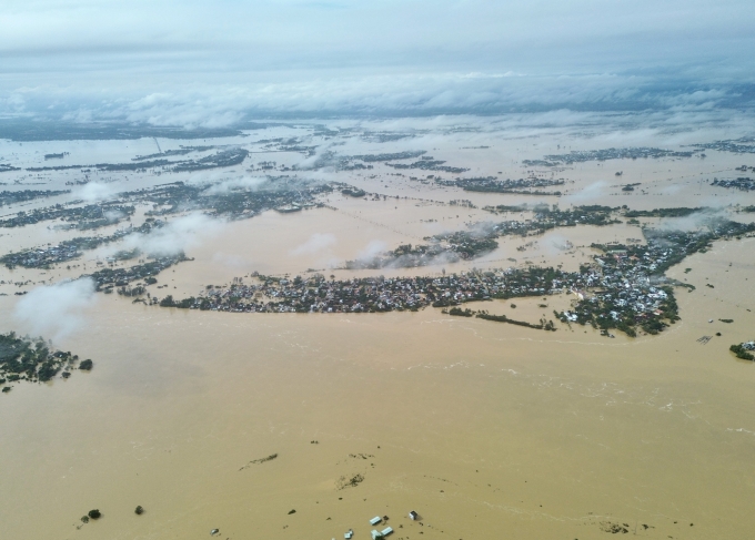 Hạ lưu sông Vu Gia - Thu Bồn ngập ngày 30/10. Ảnh: Nguyễn Đông